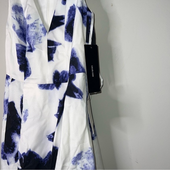 NWT Lulus Seeing Chic Blue and Ivory Print Skater Dress - Picture 12 of 13